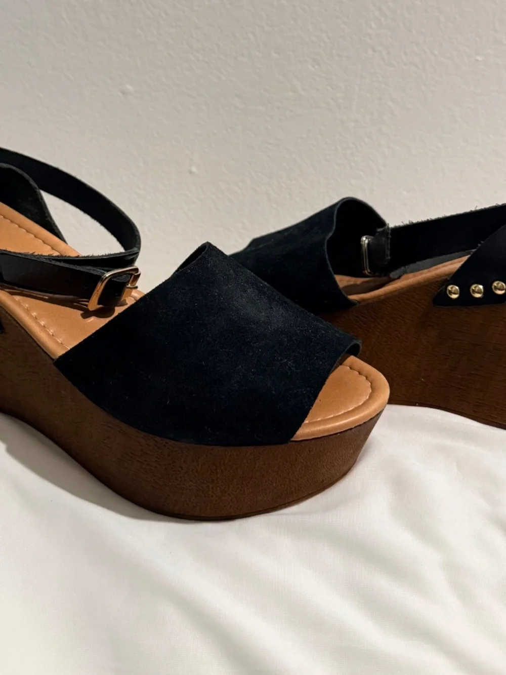 Seychelles Forward Platform Wedges - black suede